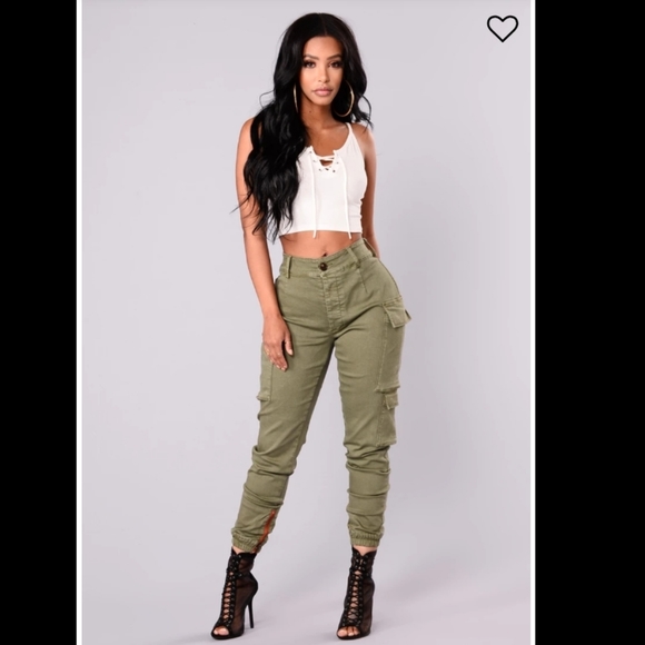 Fashion Nova Cargo Pants - Picture 1 of 5